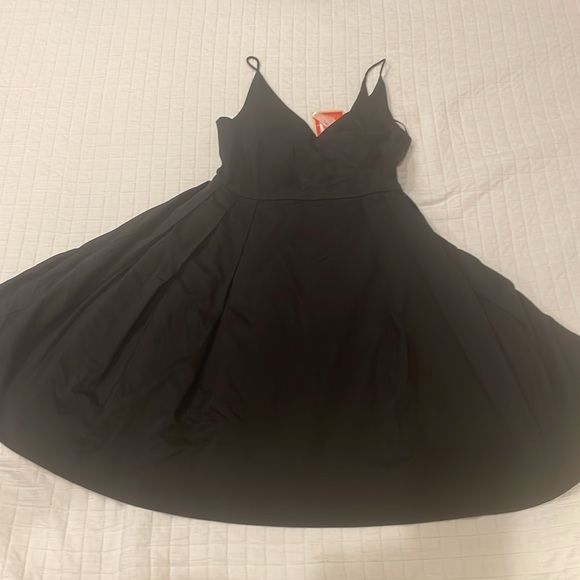 Isaac Mizrahi sun dress little black cocktail party summer spaghetti straps sz 4 - Picture 9 of 13